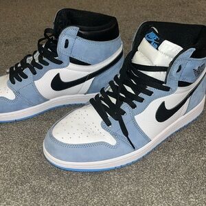 Air Jordan 1 Retro High UNC Basketball Shoes